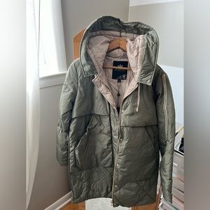 OROLAY Women’s Thickened Long Down Jacket in Army Green, size Medium